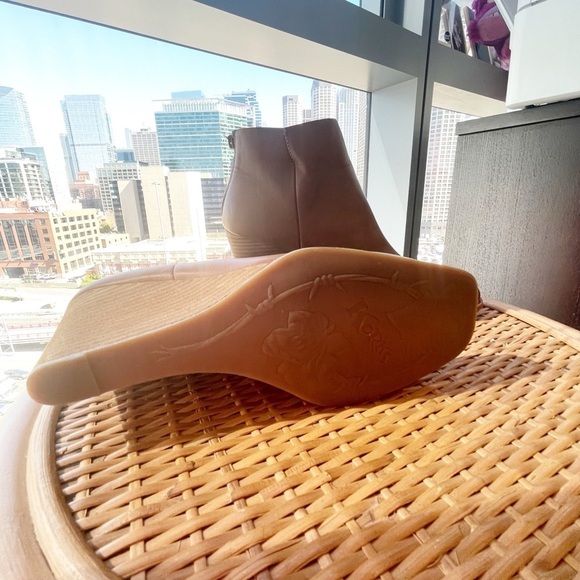 Korks Oliana Square Toe Wedge Heel Dark Tan Leather Ankle Boots Size 11 - Picture 4 of 5